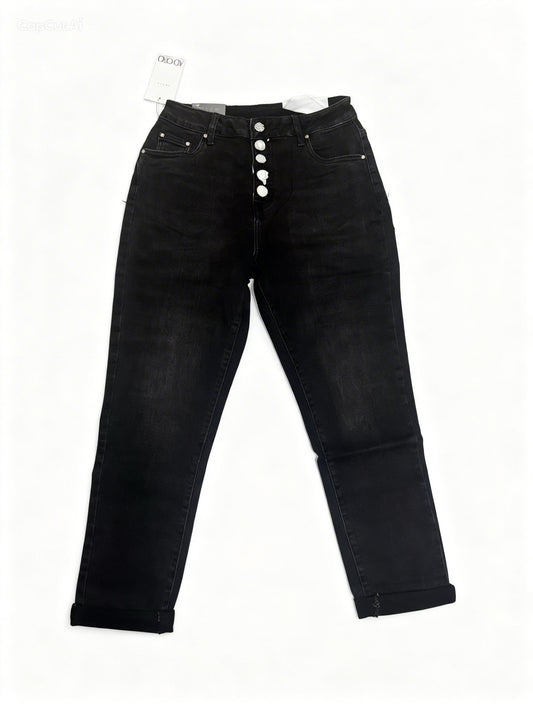Jeans con bottoni neri