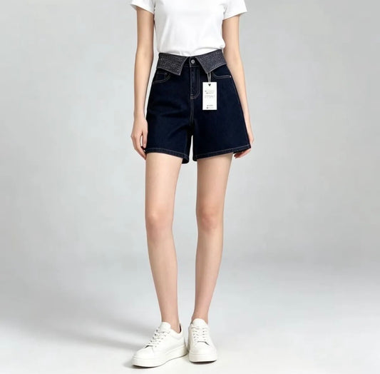 Shorts neri con diamantini