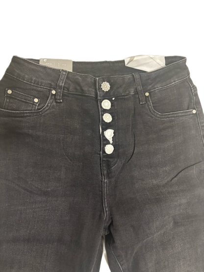 Jeans con bottoni neri