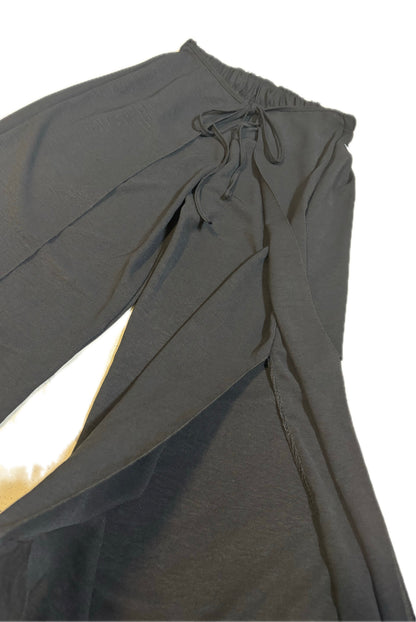 Pantalone con spacco